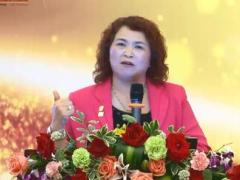 视频保险精英分享递送保单聚餐转介绍.rar